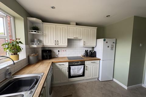 2 bedroom flat to rent, Dickens Heath Road, Shirley B90