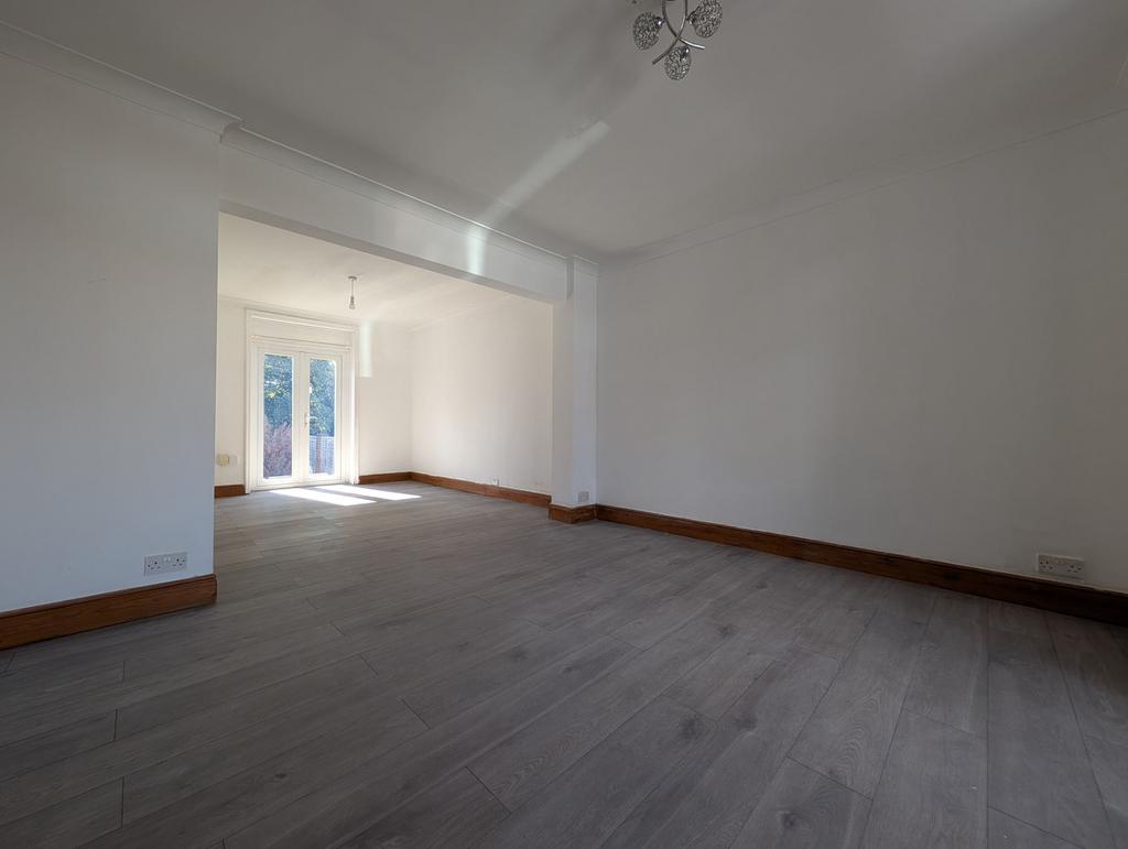 House in Southampton - View 5