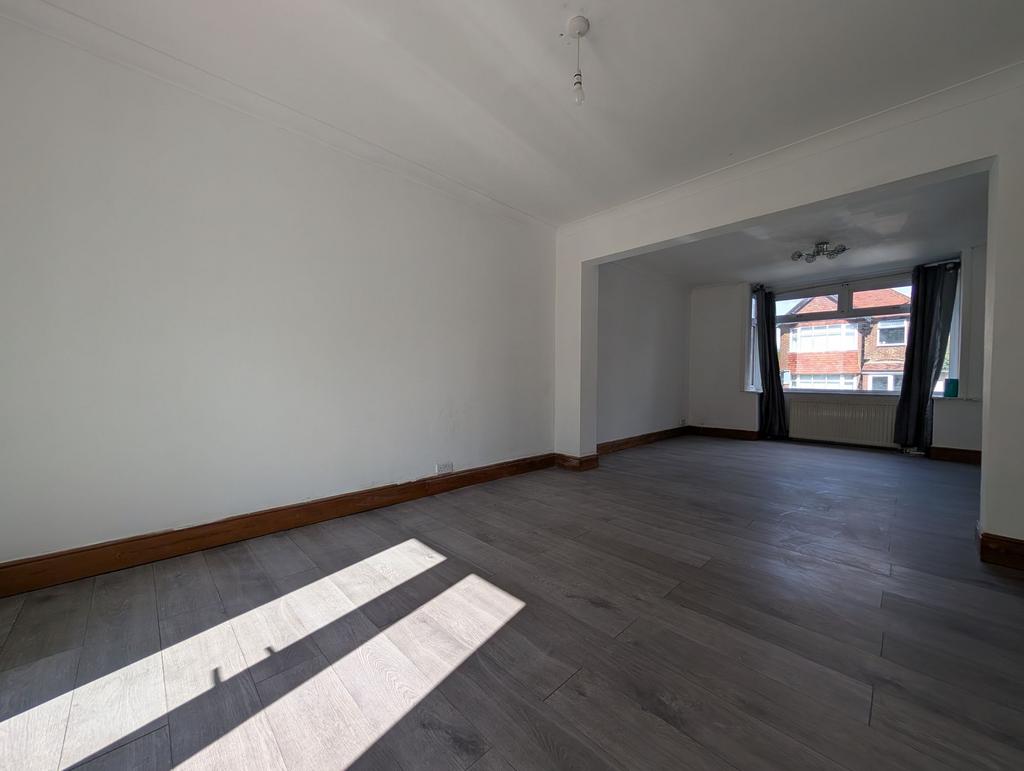 House in Southampton - More