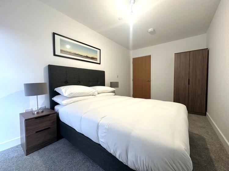 Apartment in Salford Quays - More