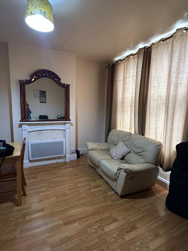 Apartment in Birmingham, Moseley - View 3