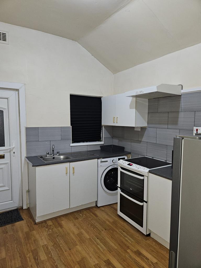 Apartment in Birmingham, Moseley - View 5