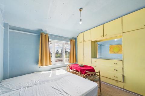 6 bedroom semi-detached house for sale, Browning Way, Hounslow, Middlesex, TW5