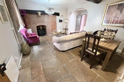 3 bedroom cottage for sale, North Street, Atherstone