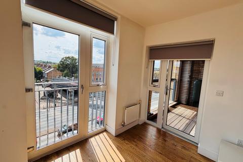 2 bedroom penthouse to rent, Bowes Road, LONDON