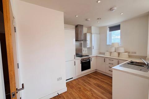 2 bedroom penthouse to rent, Bowes Road, LONDON