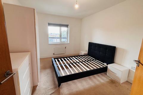 2 bedroom penthouse to rent, Bowes Road, LONDON