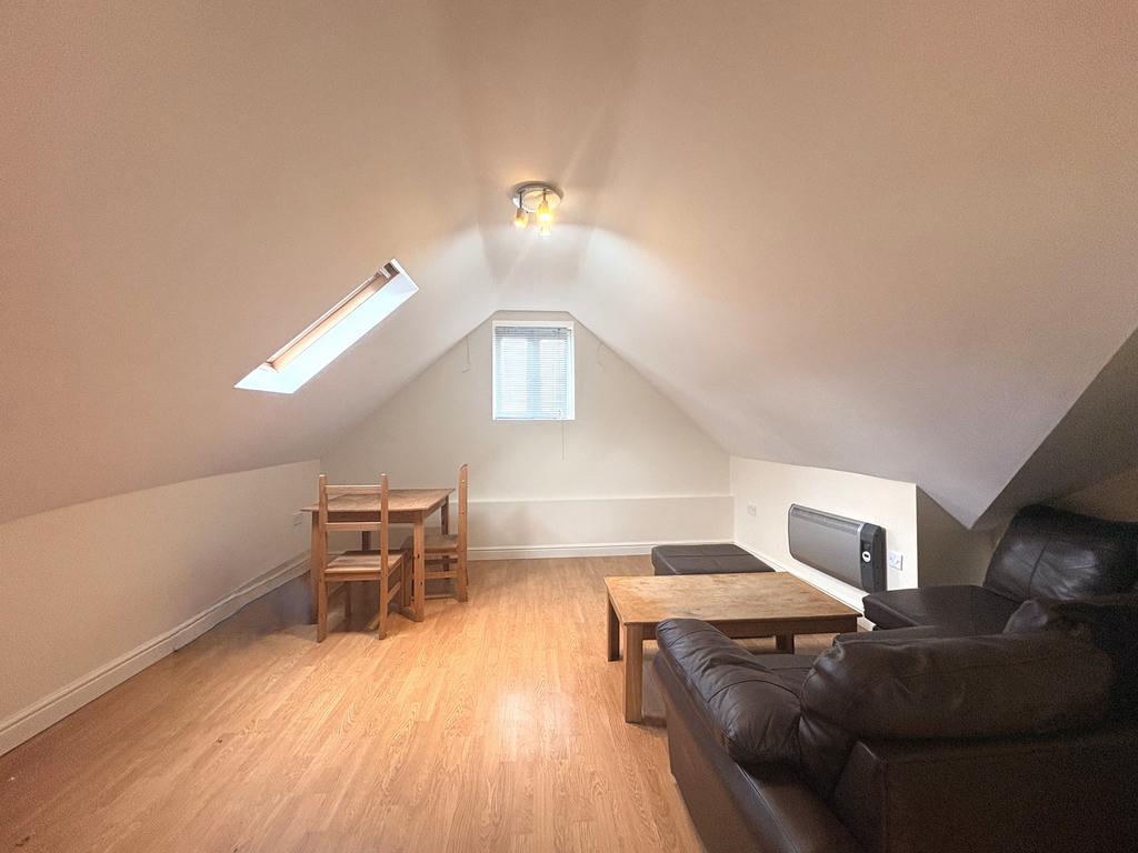 Apartment in Cardiff, Adamsdown - View 2