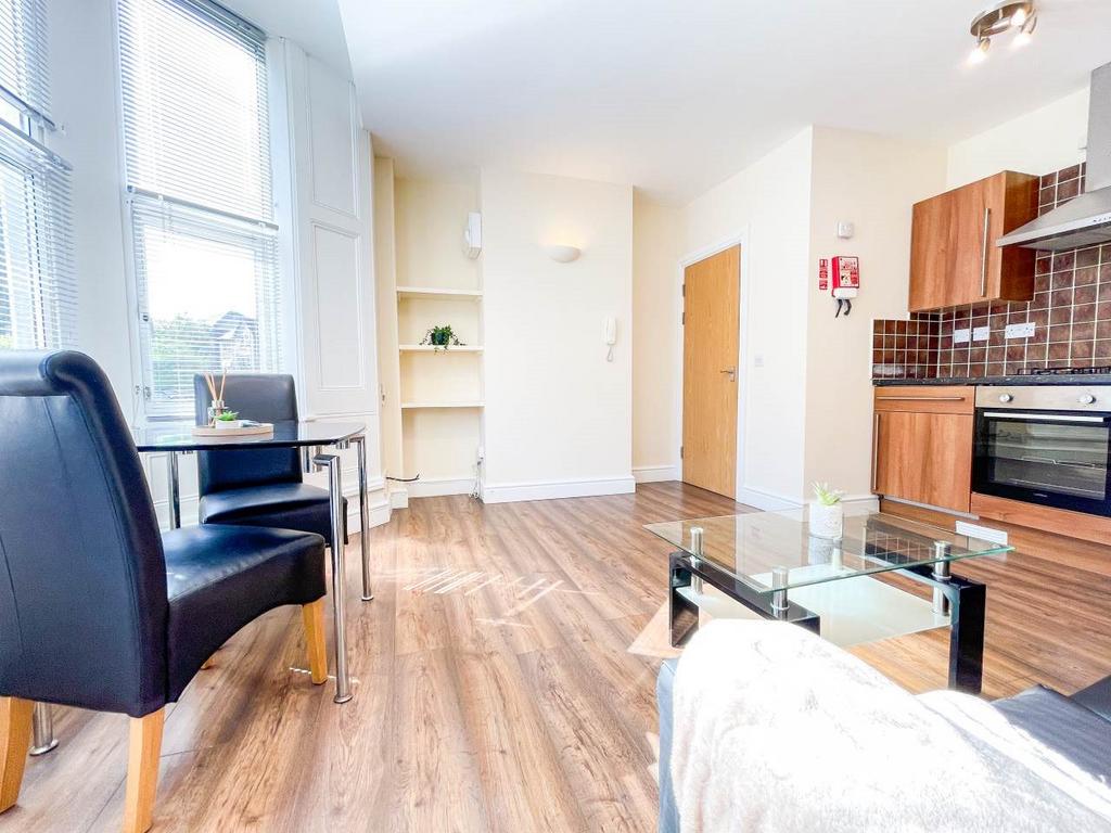 Apartment in Cardiff - View 2