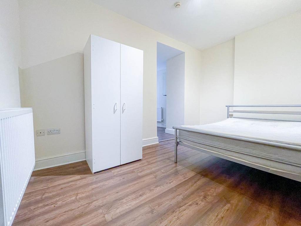 Apartment in Cardiff - View 4