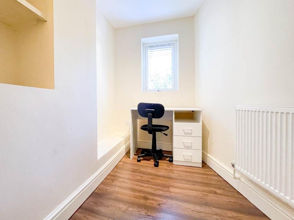 Apartment in Cardiff - View 5