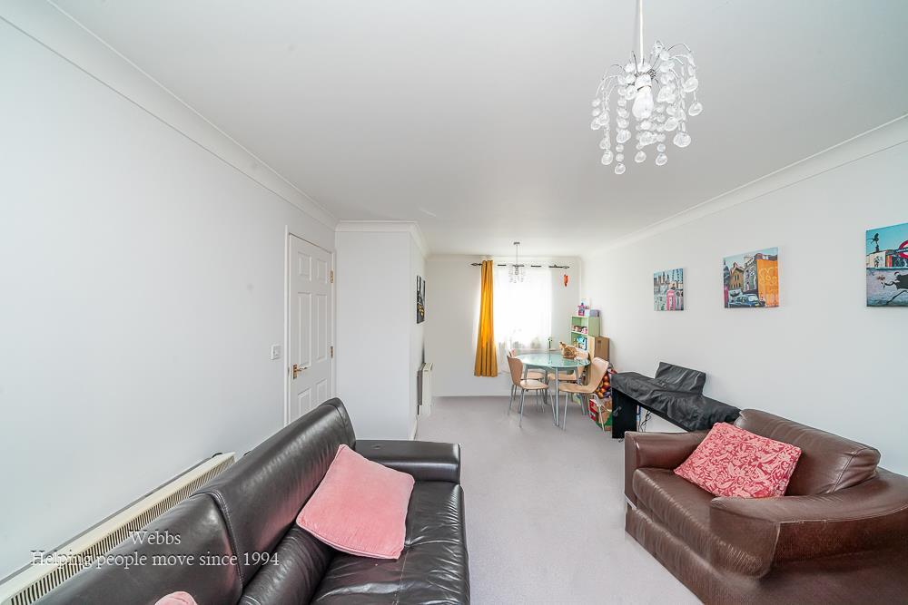 Apartment in Sutton Coldfield, Walmley - View 2