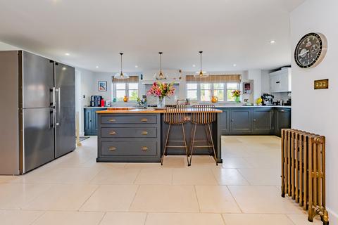 6 bedroom detached house to rent, Rectory Road, Aldham, Colchester, Essex, CO6