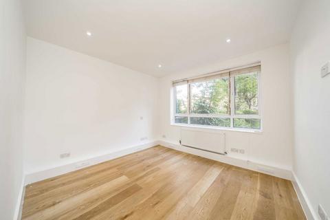 3 bedroom flat for sale, Graham Road, London NW4
