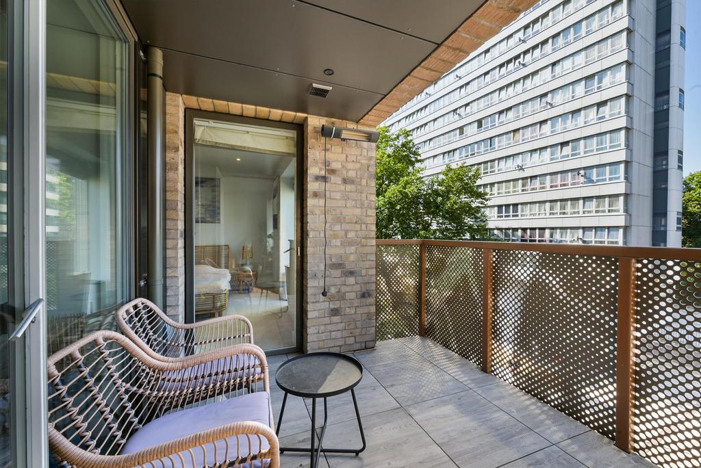 Apartment in London - View 3