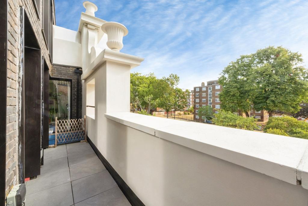 Apartment in London - View 4