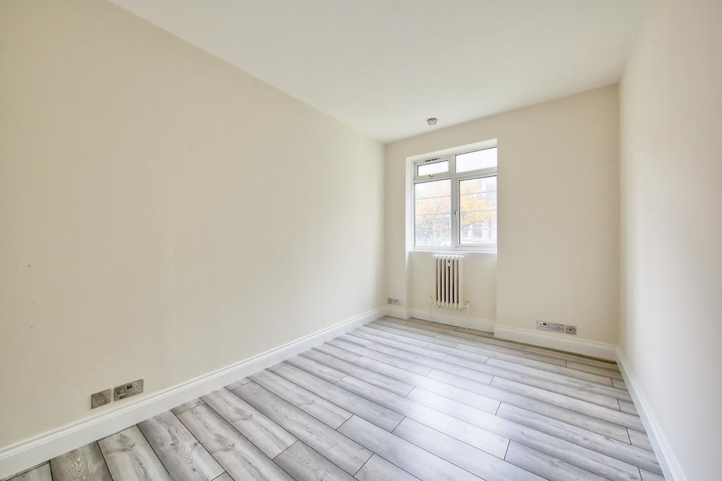 Apartment in Kensington - More