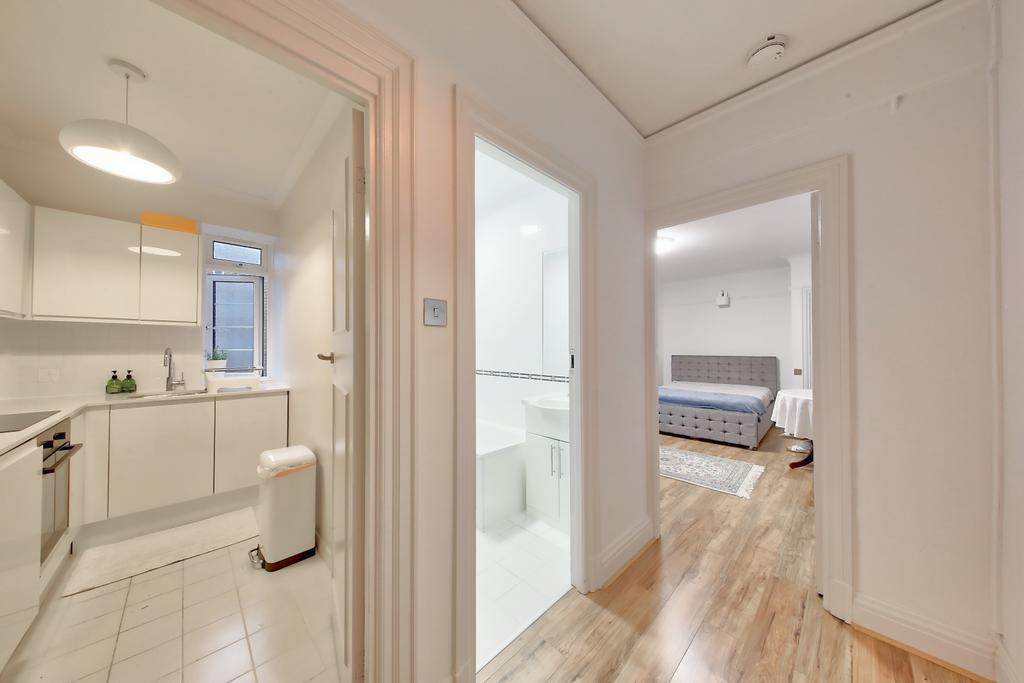 Apartment in London - More