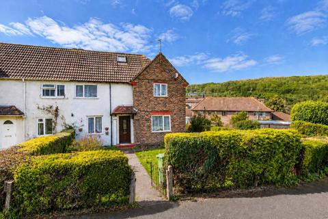 4 bedroom semi-detached house to rent, DEPOSIT ALTERNATIVE AVAILABLE, Hillside, BN2