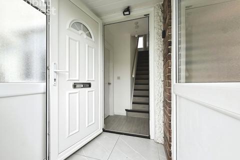4 bedroom semi-detached house to rent, DEPOSIT ALTERNATIVE AVAILABLE, Hillside, BN2