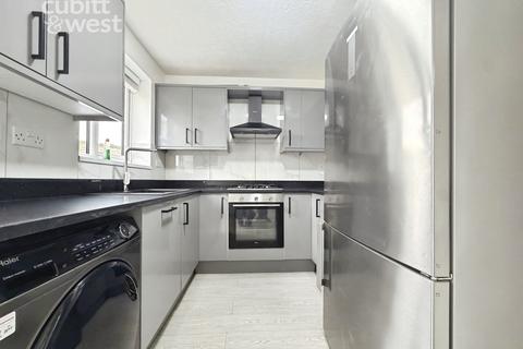 4 bedroom semi-detached house to rent, DEPOSIT ALTERNATIVE AVAILABLE, Hillside, BN2