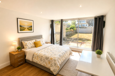 5 bedroom house to rent, Uxbridge UB8