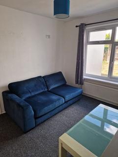 3 bedroom house to rent, Hutchcomb Road