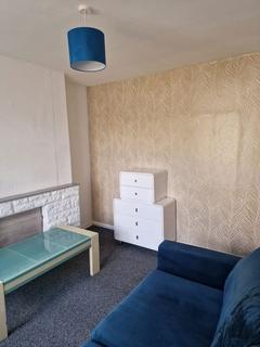 3 bedroom house to rent, Hutchcomb Road