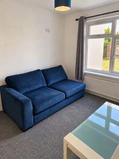 3 bedroom house to rent, Hutchcomb Road