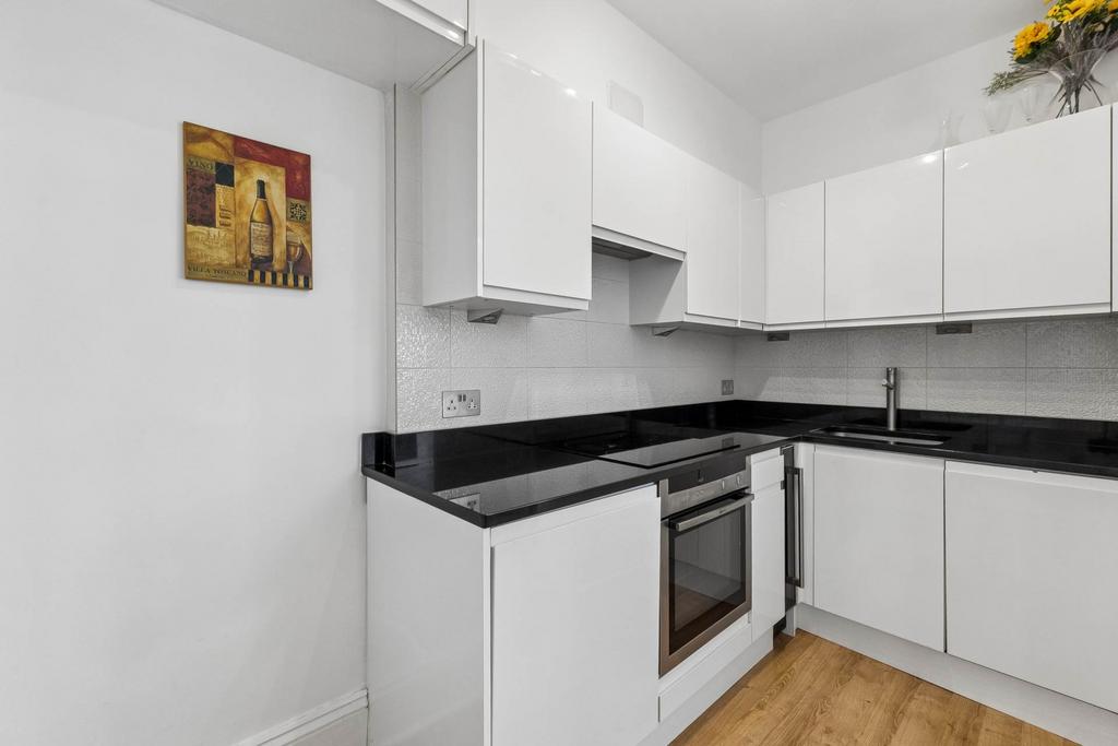 Apartment in London - More