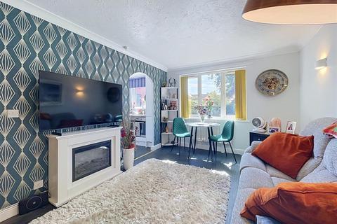 1 bedroom apartment for sale, Oaklands Court, Warwick Road, Kenilworth, CV8 1FD