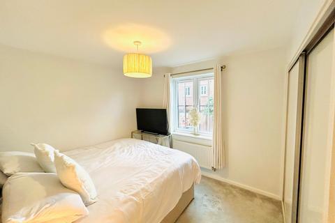2 bedroom flat for sale, Chaise Meadow, Lymm, WA13