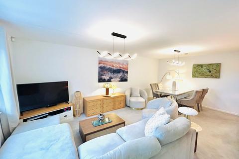 2 bedroom flat for sale, Chaise Meadow, Lymm, WA13