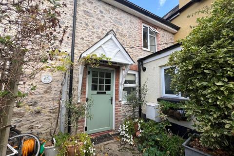 2 bedroom semi-detached house to rent, High Street, Honiton, Devon, EX14