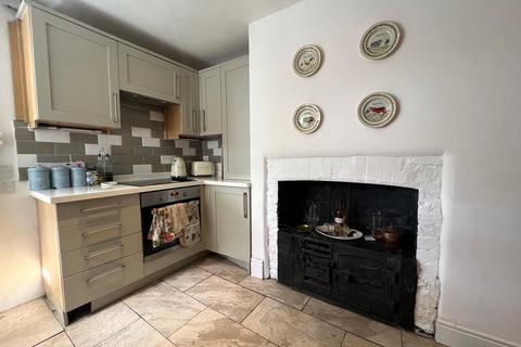 2 bedroom semi-detached house to rent, High Street, Honiton, Devon, EX14