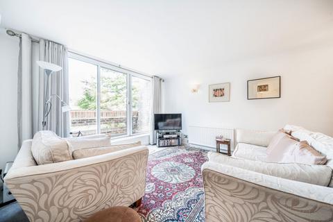 2 bedroom flat for sale, Stroudwater Park, Weybridge KT13