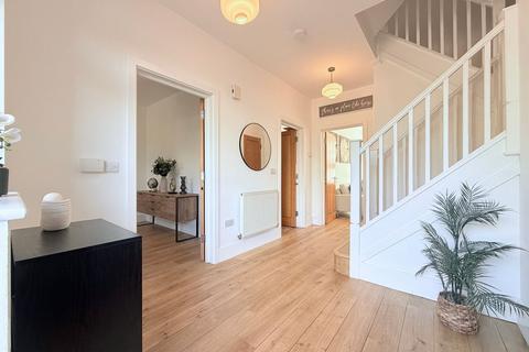 6 bedroom detached house for sale, Kingswear Drive, Broughton, Milton Keynes, MK10