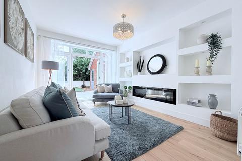 6 bedroom detached house for sale, Kingswear Drive, Broughton, Milton Keynes, MK10