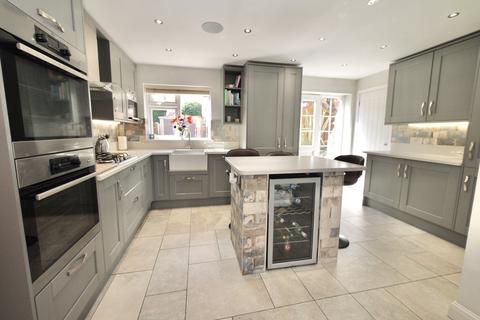 4 bedroom detached house for sale, Croft Drive, Doncaster DN11