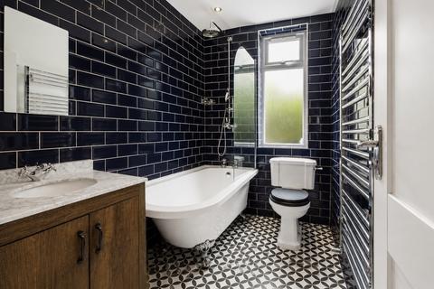 2 bedroom apartment for sale, Roundwood Road, London NW10