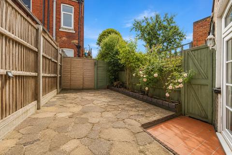 2 bedroom apartment for sale, Roundwood Road, London NW10