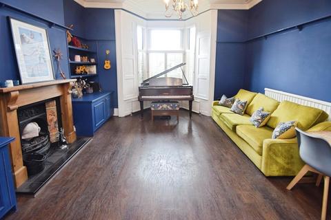 5 bedroom semi-detached house for sale, Victoria Park, Bradford BD18