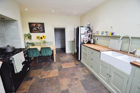 5 bedroom semi-detached house for sale, Victoria Park, Bradford BD18