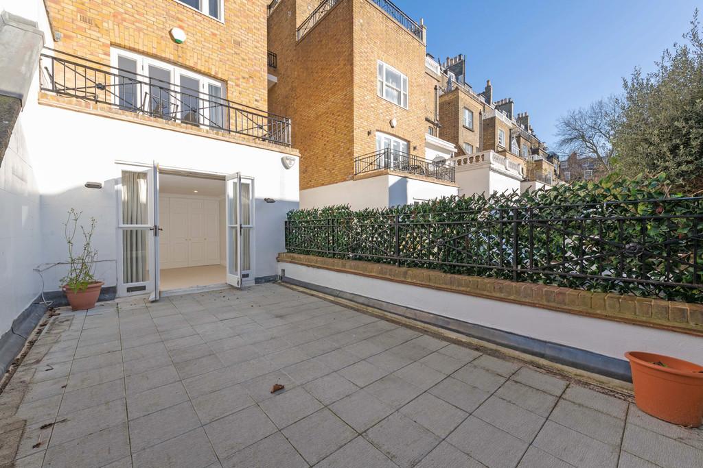 Apartment in London - More