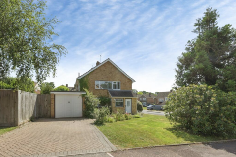 3 bed semi-detached house for rent in Lambourn Way, Tunbridge Wells, TN2