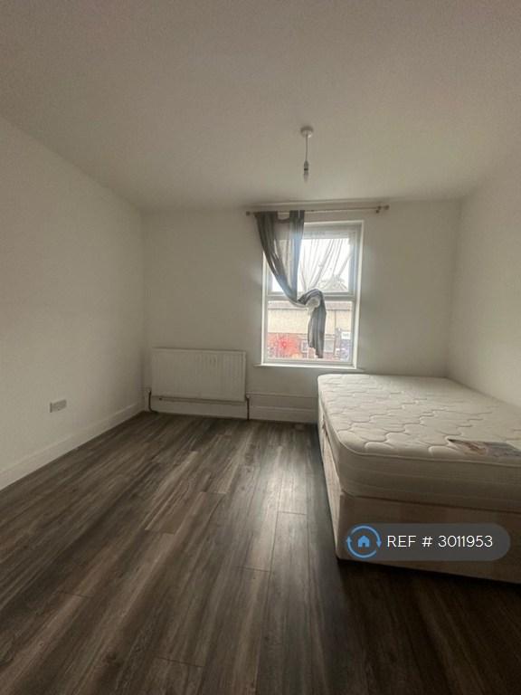 Apartment in Romford, Chadwell Heath - View 5