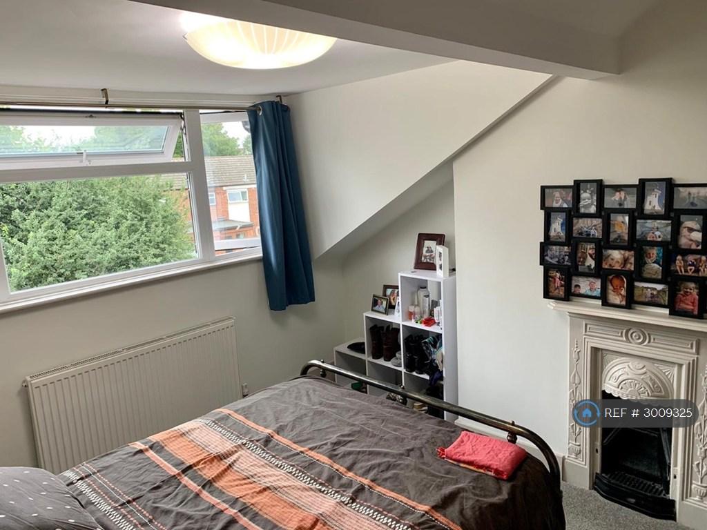 Apartment in Teddington - View 2