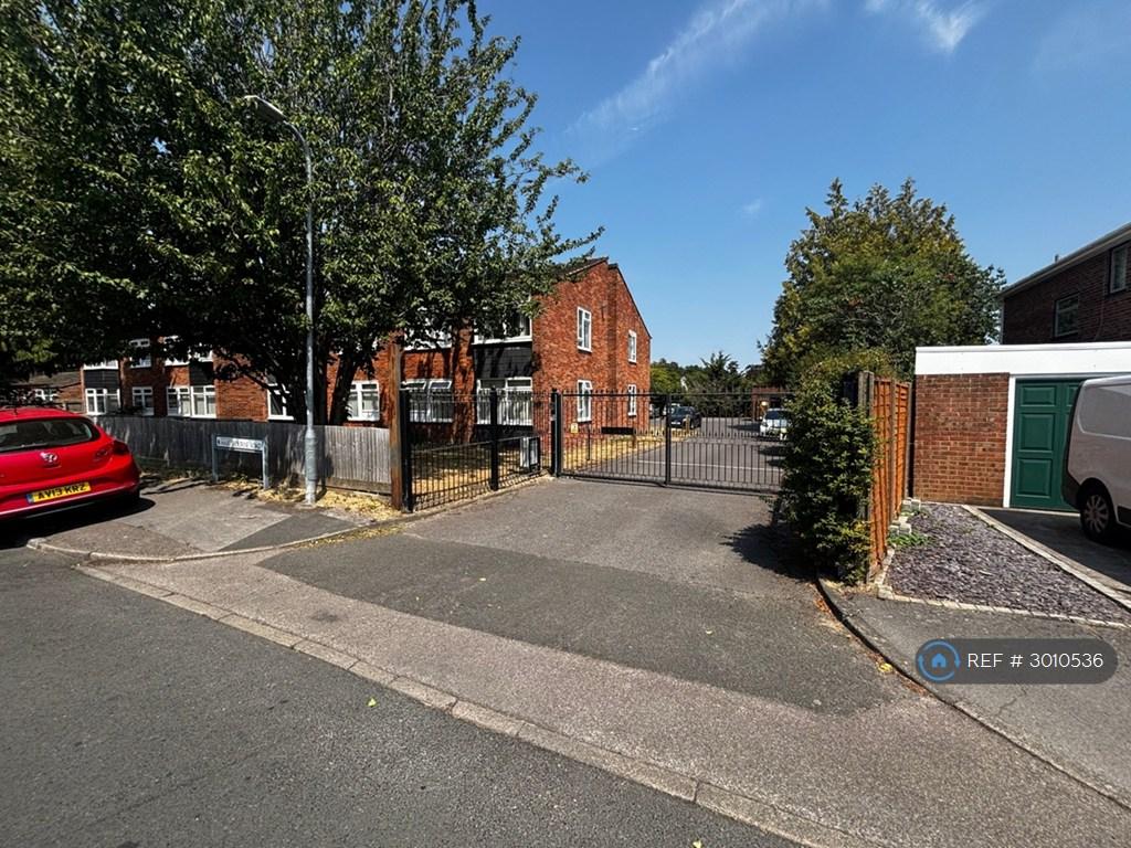 Douglas Court, Reading, RG6