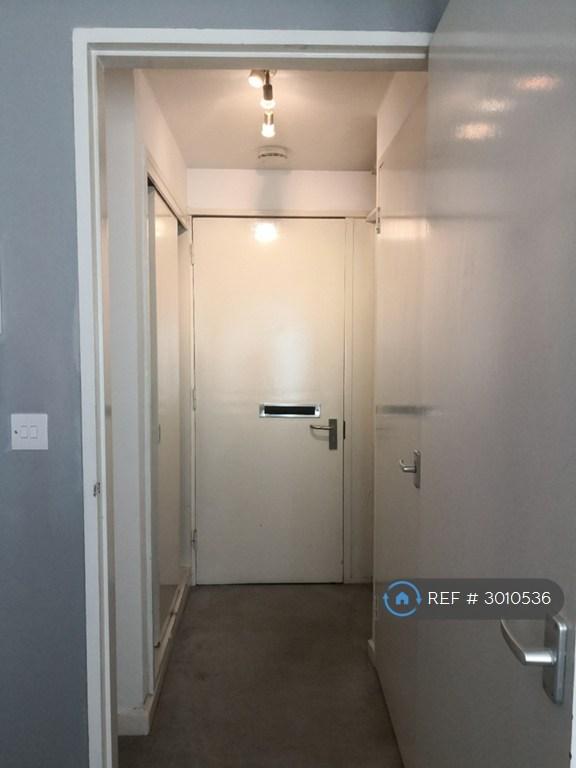 Apartment in Reading - View 2