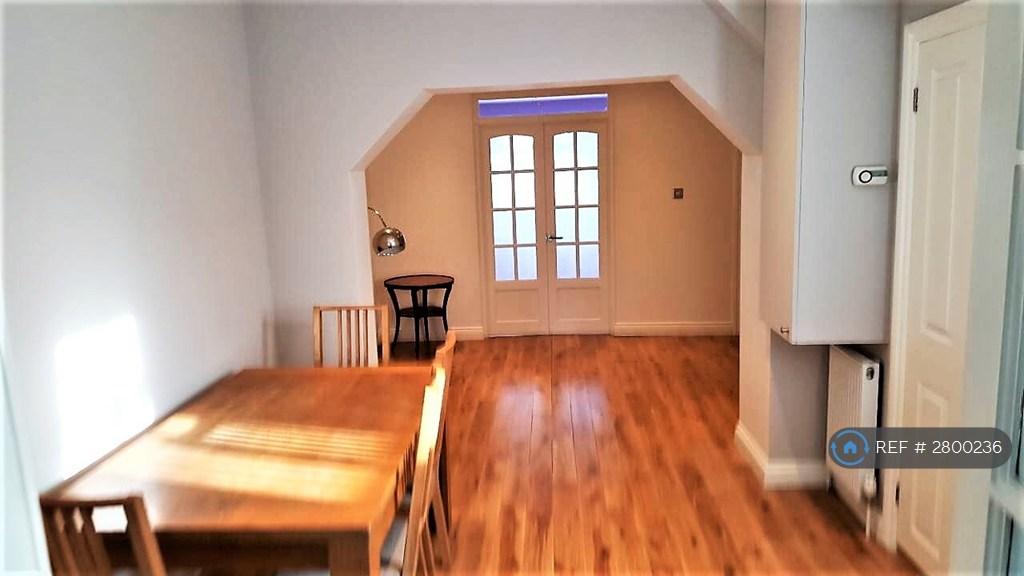 Apartment in Dagenham - View 4